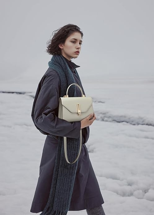Top Handle Bag Fashion Leather Satchel Bag for Ladies, Zipper Pocket, Metal，Leather tote bag for Women.